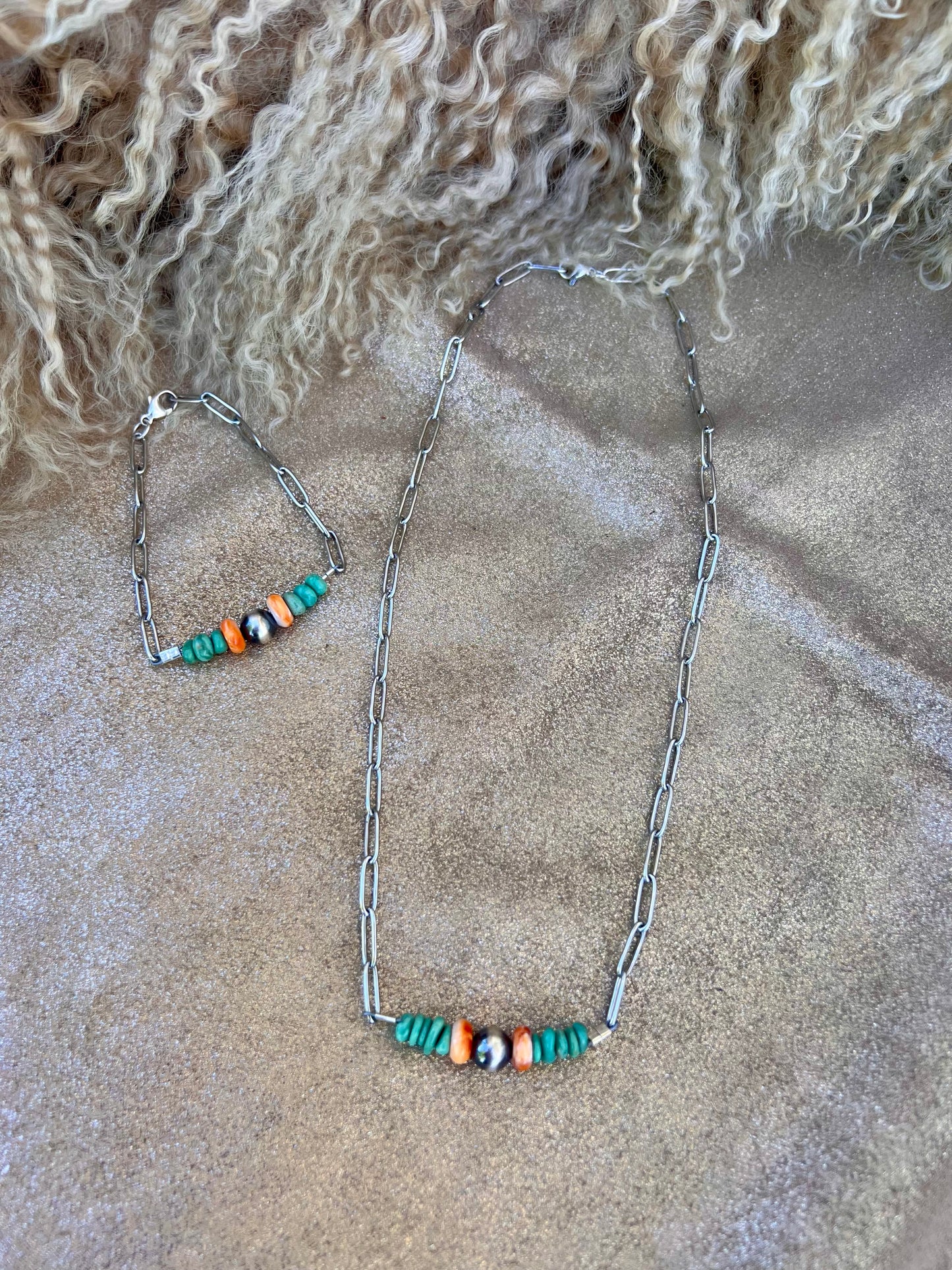 Turquoise and Spiny Oyster Beaded Bar Necklace